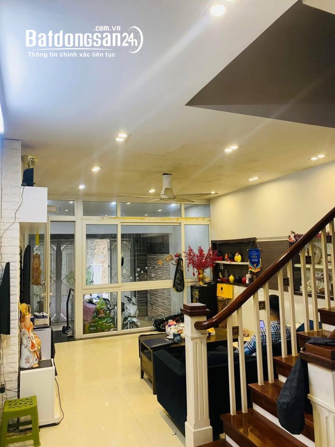 Bán nhà mặt tiền Đường Hà Cầu, Phường Phú La, Quận Hà Đông ,sát metro và quận ủy