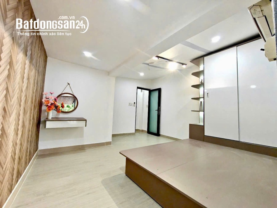 Bán NR 2 tầng Đường Cách Mạng Tháng Tám (Quận 3), Phường Nhiêu Lộc, Hồ Chí Minh