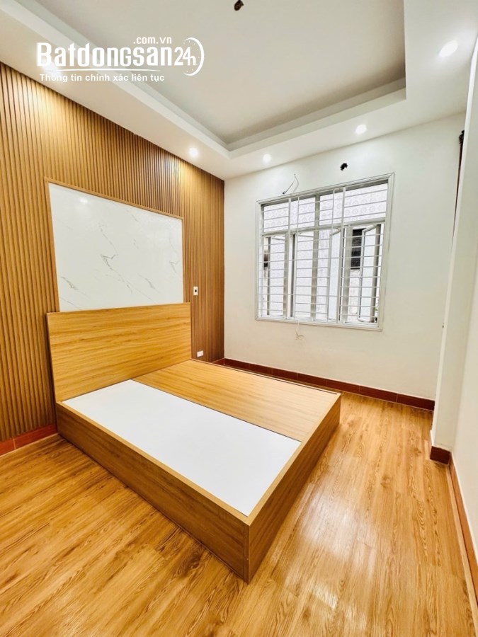NHÀ LẠC LONG QUÂN- VIEW HỒ TÂY- SÁT Ô TÔ ĐỖ- 42M- 5 TẦNG- 8.x TỶ