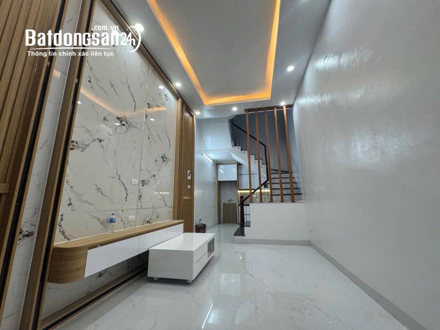 NHÀ ĐẸP CẦU GIẤY - CÁCH Ô TÔ VÀI BƯỚC - FULL NỘI THẤT - 35M2 - 5 TẦNG - 7,5 TỶ