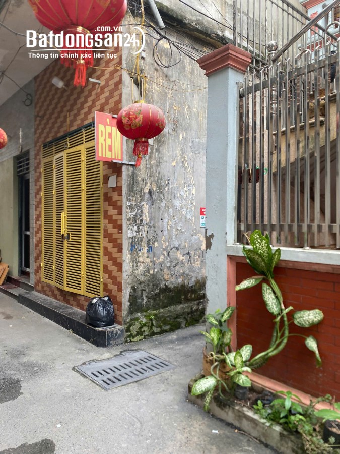 BÁN ĐẤT TẶNG NHÀ CẦU ĐƠ HÀ ĐÔNG DIỆN TÍCH RỘNG CÁCH ÔTÔ 40M NGÕ THÔNG GẦN PHỐ DT 100M