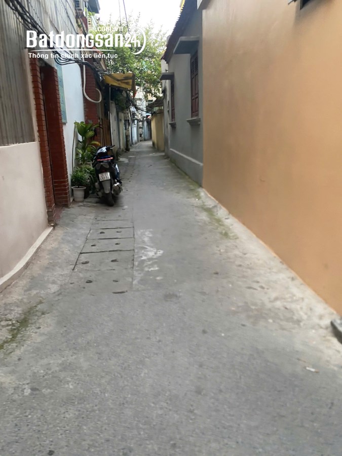 BÁN ĐẤT TẶNG NHÀ CẦU ĐƠ HÀ ĐÔNG DIỆN TÍCH RỘNG CÁCH ÔTÔ 40M NGÕ THÔNG GẦN PHỐ DT 100M