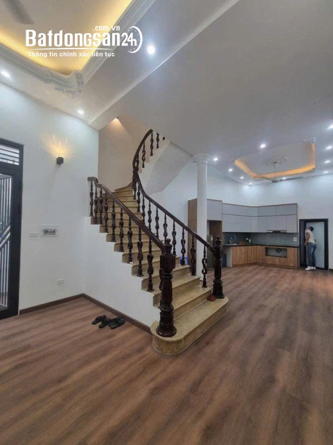 BÁN NHÀ LÁNG HẠ ĐỐNG ĐA KINH DOANH GẦN PHỐ NGÕ THÔNG DT 38M 5TẦNG 14.3TỶ