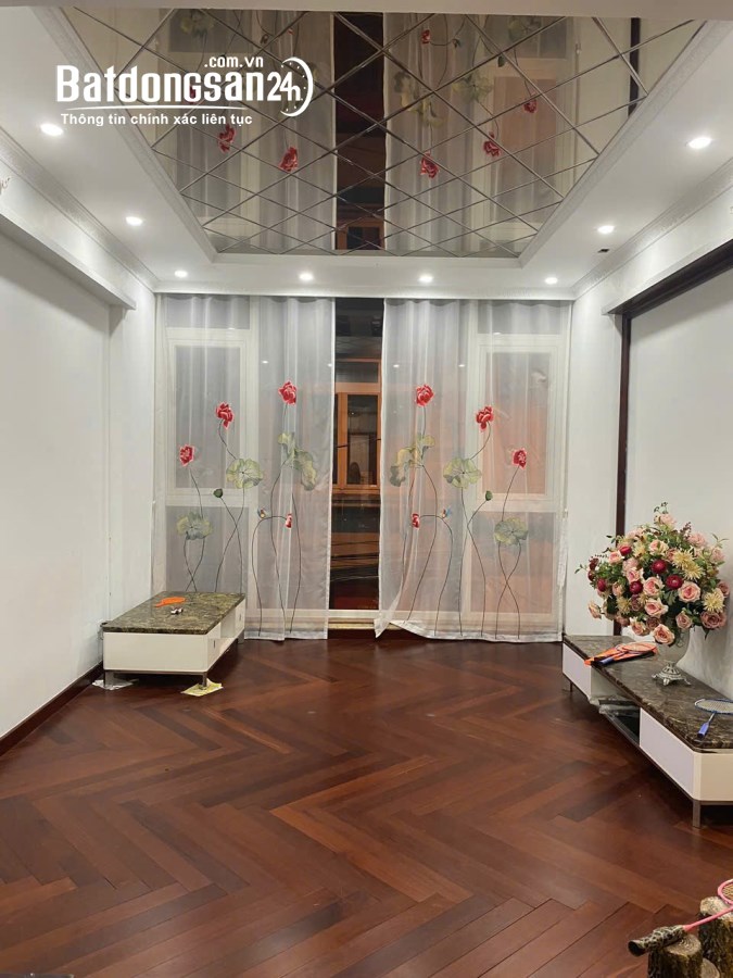 Nhà Vũ Hữu Thanh Xuân 54m2x4 tầng, gara ô tô, giá 17.5 tỷ