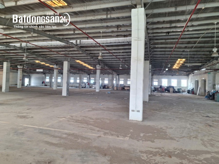 Cho thuê 2700m2 ở tầng 3. Thuê mọi mô hình. Nguyễn Văn Linh