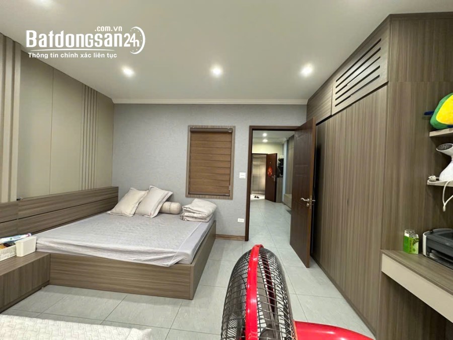 Bán nhà mặt tiền Đường Nguyễn Phong Sắc, Phường Cầu Giấy (Q Cầu Giấy cũ), TP Hà Nội