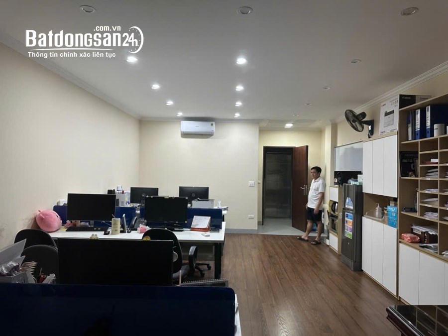 Bán nhà mặt tiền Đường Nguyễn Phong Sắc, Phường Cầu Giấy (Q Cầu Giấy cũ), TP Hà Nội