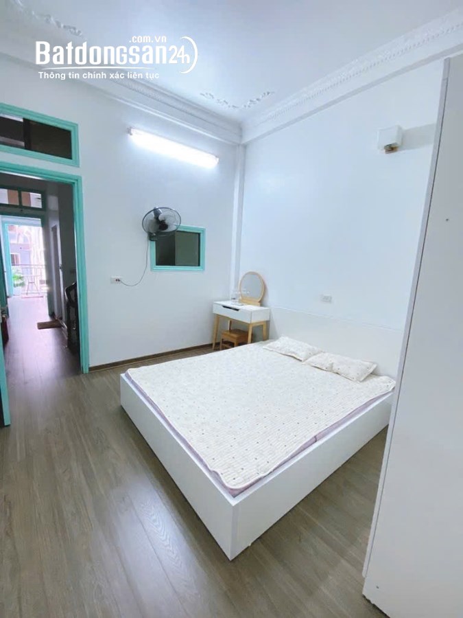 Nguyễn Phúc Lai hồ Hoàng Cầu, Phường Đống Đa. Ô tô đỗ cửa - giá đẹp