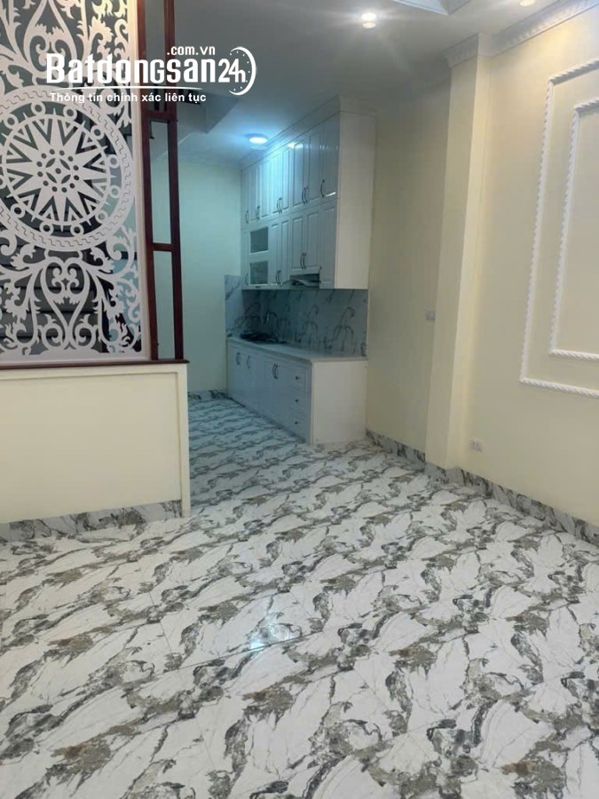 NHÀ ĐẸP BÁT KHỐI ĐÀM QUANG TRUNG LONG BIÊN 5 TẦNG 5,85 TY - GẦN Ô TÔ GẦN PHỐ 