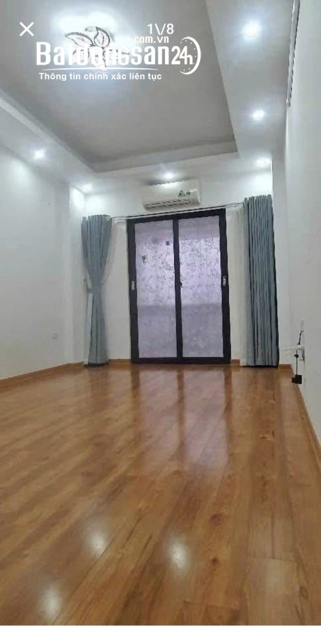 NHÀ ĐẸP BÁT KHỐI ĐÀM QUANG TRUNG LONG BIÊN 5 TẦNG 5,85 TY - GẦN Ô TÔ GẦN PHỐ 