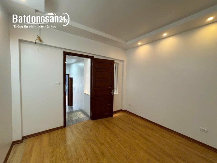 ĐÀM QUANG TRUNG – BÁT KHỐI – LONG BIÊN – 81M – 5 TẦNG – LÔ GÓC 2 THOÁNG – THANG MÁY 