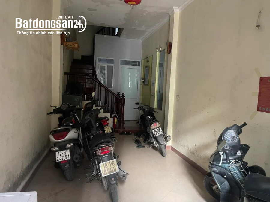 Ngõ 43 Trung Kính, P Yên Hòa (Q Cầu Giấy cũ) 42m², 4 tầng, mặt tiền 3.5m, giá chỉ 9.2 tỷ