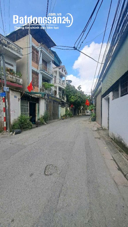 BÁN NHÀ ĐÀM QUANG TRUNG – LONG BIÊN – 5 TẦNG – NGÕ NÔNG Ô TO– 6 TỶ – NHÀ DÂN XÂY 