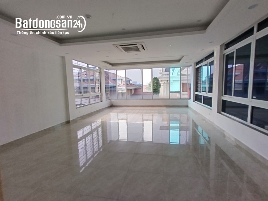 Cho thuê nhà Phố Việt Hưng, Phường Việt Hưng (Q Long Biên cũ), TP Hà Nội