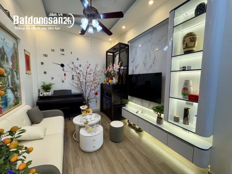 BÁN NHÀ NGUYỄN VĂN LINH LONG BIÊN – NGÕ NÔNG – 38M² – 3 TẦNG – 3 PHÒNG NGỦ – 5,15 TỶ 