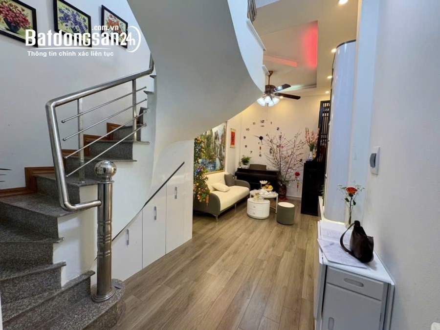 BÁN NHÀ NGUYỄN VĂN LINH LONG BIÊN – NGÕ NÔNG – 38M² – 3 TẦNG – 3 PHÒNG NGỦ – 5,15 TỶ 