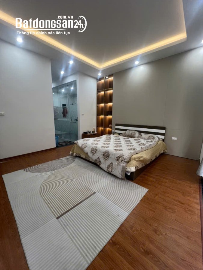 BÁN NHÀ BÁT KHỐI PHỐ TRẠM LONG BIÊN – 42M – 5 TẦNG –LÔ GÓC – 5 PHÒNG NGỦ – Ô TÔ  9,8T