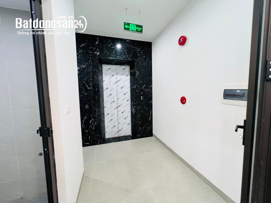 Bán tòa văn phòng Nguyễn Khang, Yên Hòa Cầu Giấy, 9 tầng thang máy, hầm để xe , 75m2, 35 tỷ.