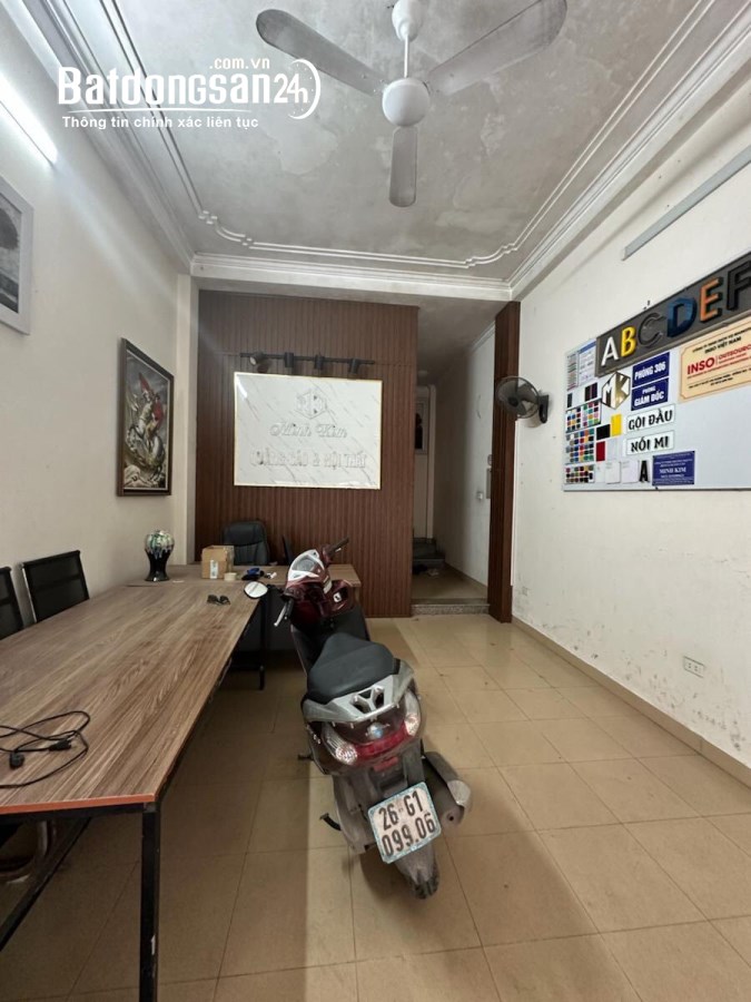 "Bán nhà phố Lạc Trung, Phường Vĩnh Tuy, Hai Bà Trưng 40m, 6 tầng, mt 4.3m. Giá: 13 tỷ