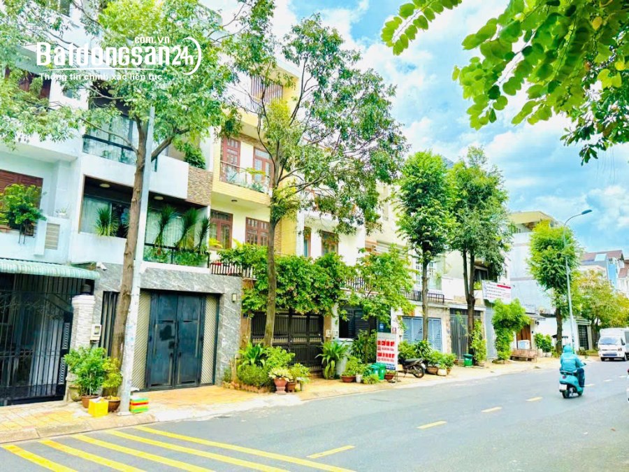 Bán nhà mặt tiền Đường D2, Phường Tăng Nhơn Phú (Quận 9 cũ), Hồ Chí Minh
