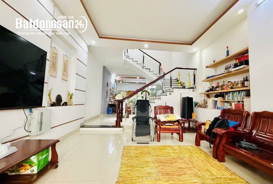 Bán nhà mặt tiền Đường D2, Phường Tăng Nhơn Phú (Quận 9 cũ), Hồ Chí Minh