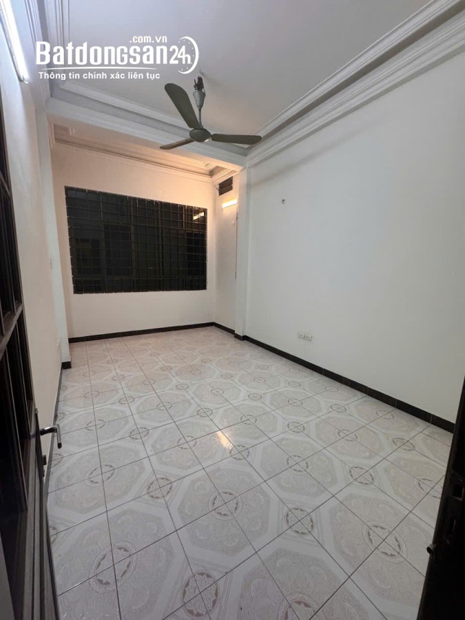 Cho thuê nhà riêng Hồ Đắc Di, Đống Đa 30m x 4T giá 10tr, NHÀ ĐẸP, 5M ô tô, kinh doanh