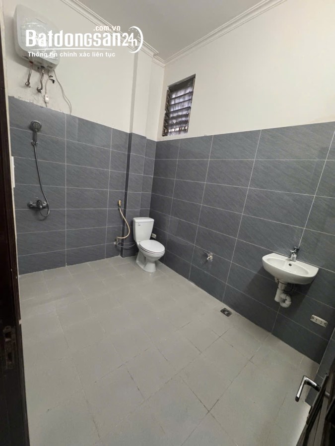 Cho thuê nhà riêng Hồ Đắc Di, Đống Đa 30m x 4T giá 10tr, NHÀ ĐẸP, 5M ô tô, kinh doanh