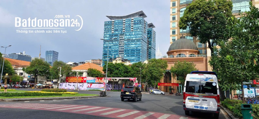 Nhà Hẻm Xe Hơi 5m, Phường Sài Gòn, Quận 1, 4 Tầng,  Cách Mặt Tiền 30m, 1500m tới WincoM.
