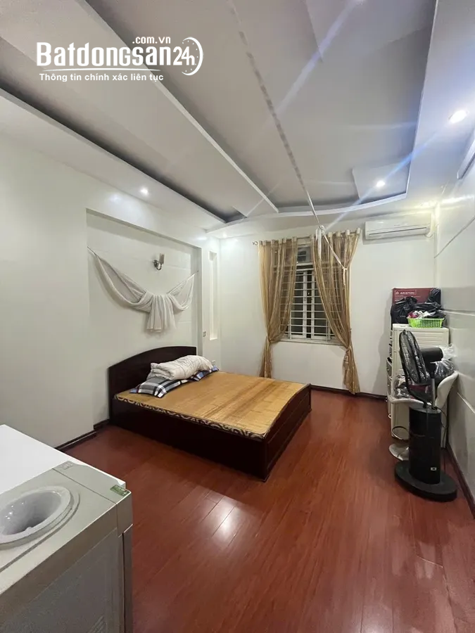 Mặt ngõ Trần Duy Hưng, Phường Yên Hòa (Q Cầu Giấy cũ),  5 tầng mặt tiền 3.3m giá 13.5 tỷ