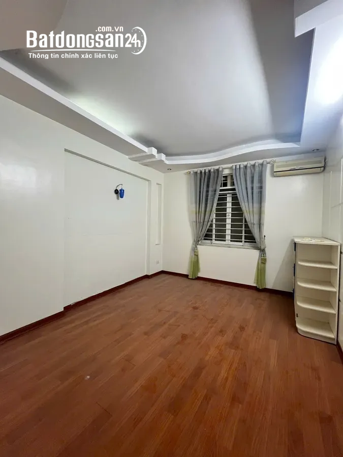 Mặt ngõ Trần Duy Hưng, Phường Yên Hòa (Q Cầu Giấy cũ),  5 tầng mặt tiền 3.3m giá 13.5 tỷ