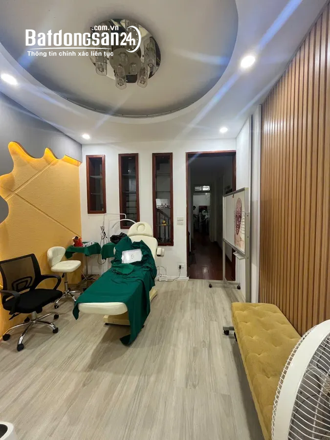 Mặt ngõ Trần Duy Hưng, Phường Yên Hòa (Q Cầu Giấy cũ),  5 tầng mặt tiền 3.3m giá 13.5 tỷ