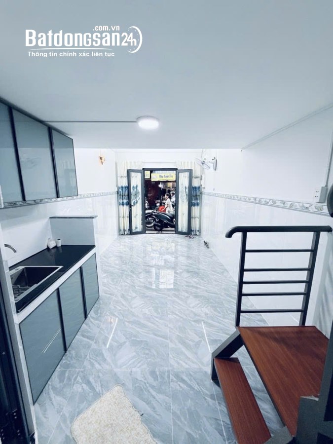 Nhà bán MẶT TIỀN đường Đoàn Văn Bơ Quận 4 MỚI ĐẸP, khu buôn bán sầm uất qua q1 2 phút