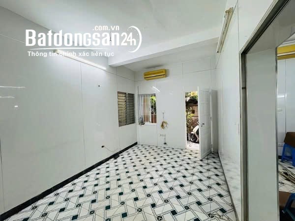 Cho thuê nhà tập thể T1 ngõ 80 Láng Hạ, phường Láng, Đống Đa 40m, 2PN giá 10 triệu/tháng