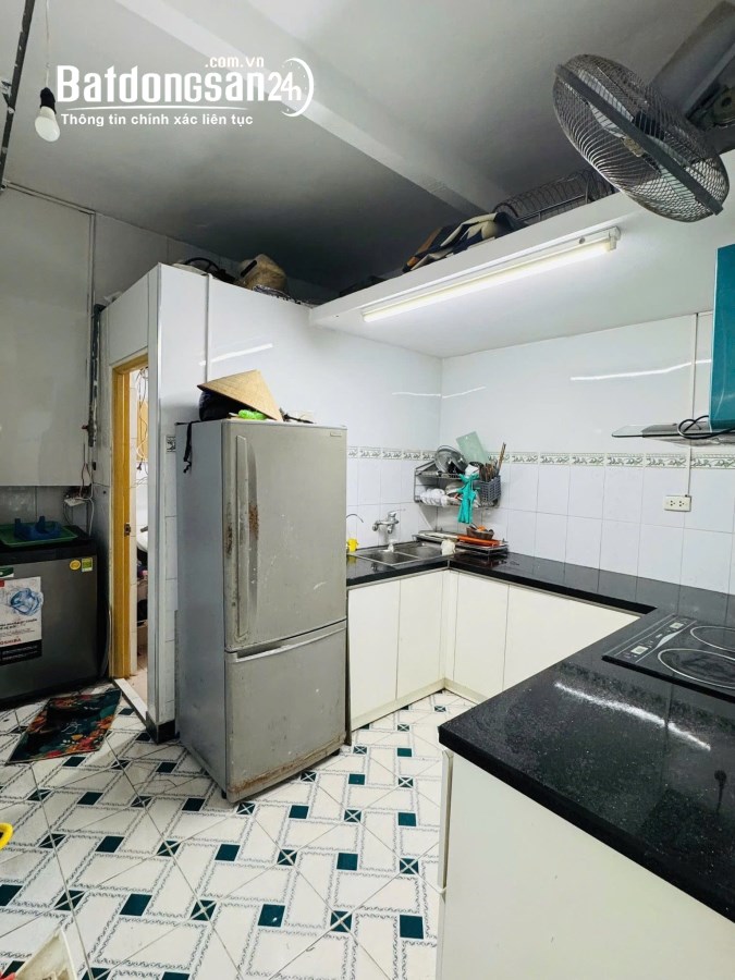 Cho thuê nhà tập thể T1 ngõ 80 Láng Hạ, phường Láng, Đống Đa 40m, 2PN giá 10 triệu/tháng