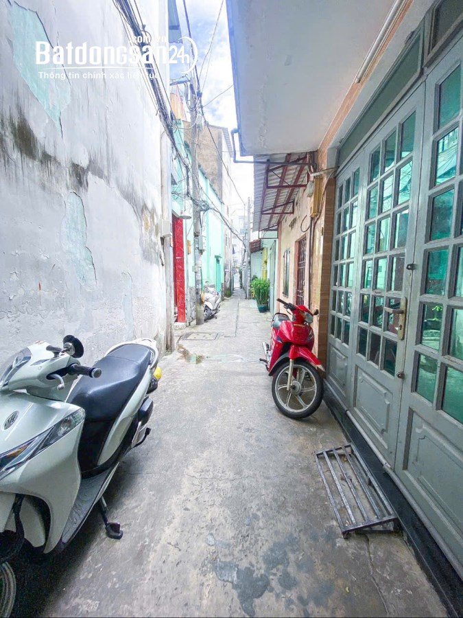 CHÍNH CHỦ BÁN NHÀ NHỎ DT 3,3 x 3,5, Phường Minh Phụng (Quận 11 cũ), TP Hồ Chí Minh