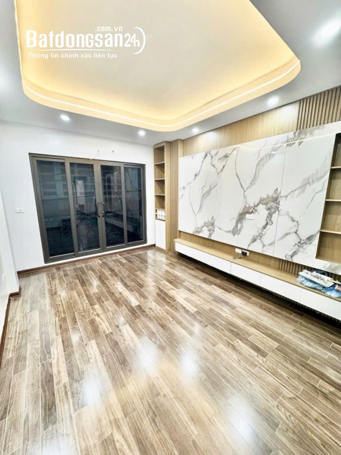 TRUNG TÂM CẦU GIẤY - NHÀ ĐẸP Ở NGAY - OTO QUA NHÀ VÀO NHÀ - KINH DOANH SẦM UẤT