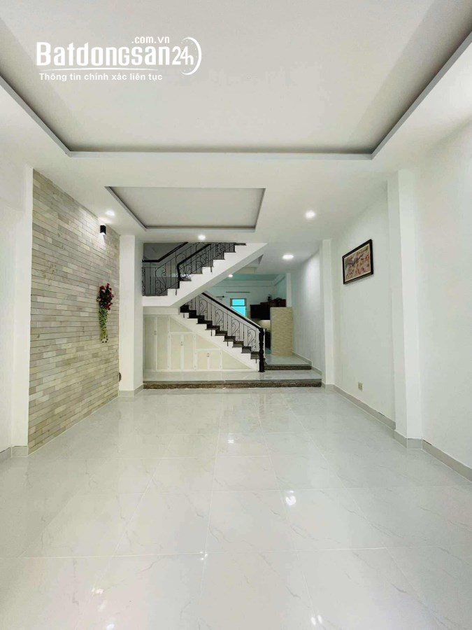 Bán nhà mặt tiền Đường D1, Phường Phú Thuận (Quận 7 cũ), Hồ Chí Minh