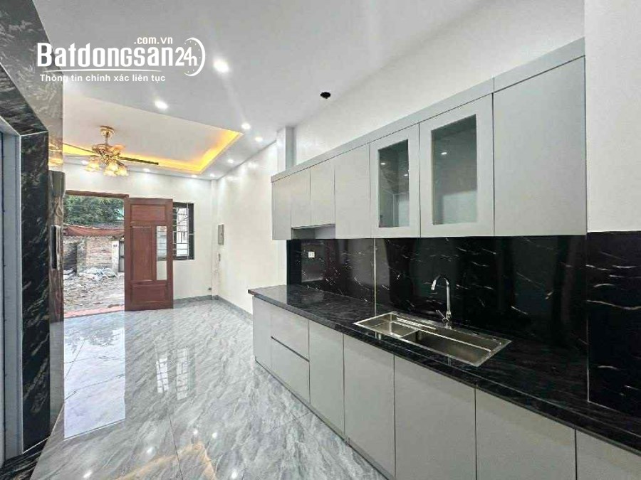 Bán nhàgaanf  Đường Võ Chí Công, Phường Tây Hồ (Q Tây Hồ cũ), Hà Nội