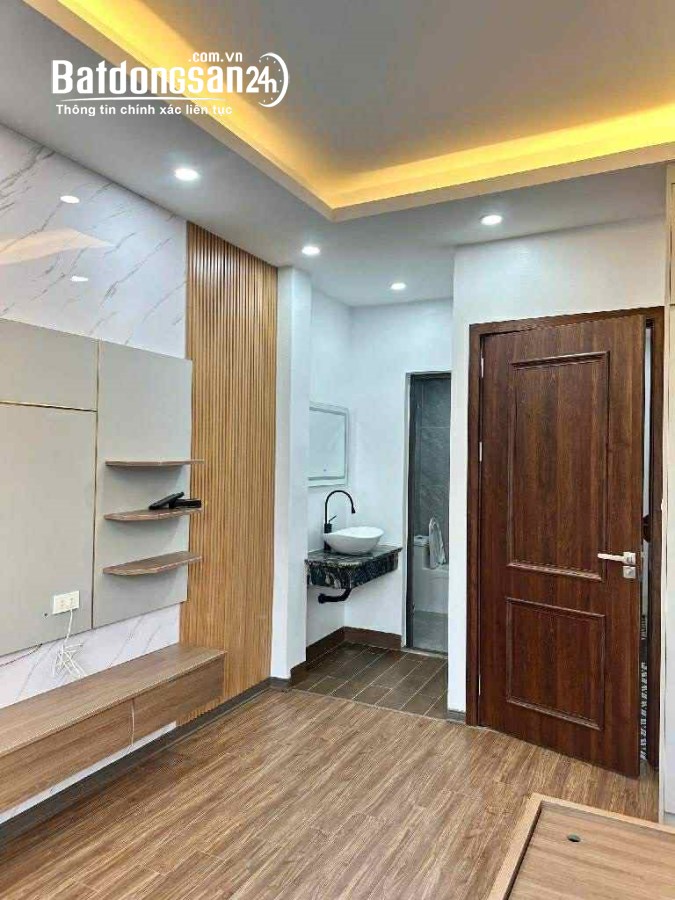 Bán nhàgaanf  Đường Võ Chí Công, Phường Tây Hồ (Q Tây Hồ cũ), Hà Nội