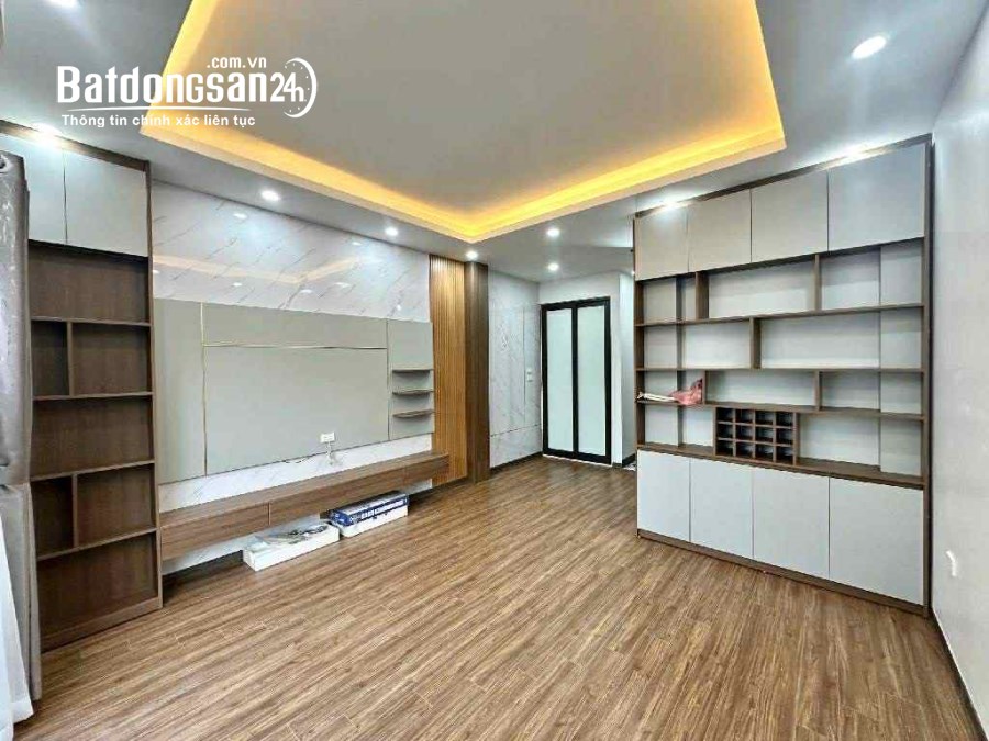 Bán nhàgaanf  Đường Võ Chí Công, Phường Tây Hồ (Q Tây Hồ cũ), Hà Nội