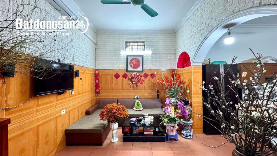 Cho thuê nhà riêng ngõ 6 Bích Câu -  Đống Đa 36m x 4T giá 11 triệu, nhà đẹp - full đồ