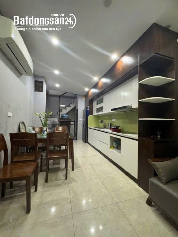 Bán nhà Phố Phùng Chí Kiên, Phường Nghĩa Đô (Q Cầu Giấy cũ),  8 tỷ 9 -30M2 5 TẰNG