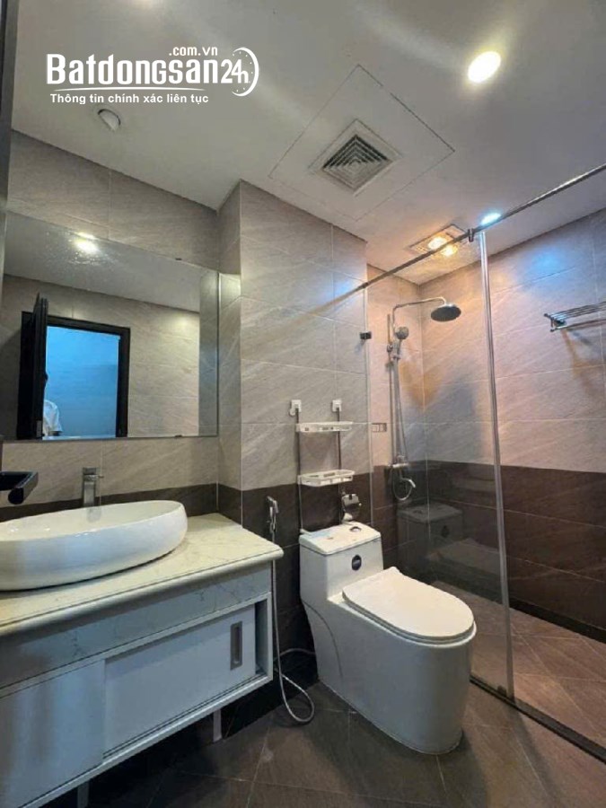 Bán nhà Phố Phùng Chí Kiên, Phường Nghĩa Đô (Q Cầu Giấy cũ),  8 tỷ 9 -30M2 5 TẰNG