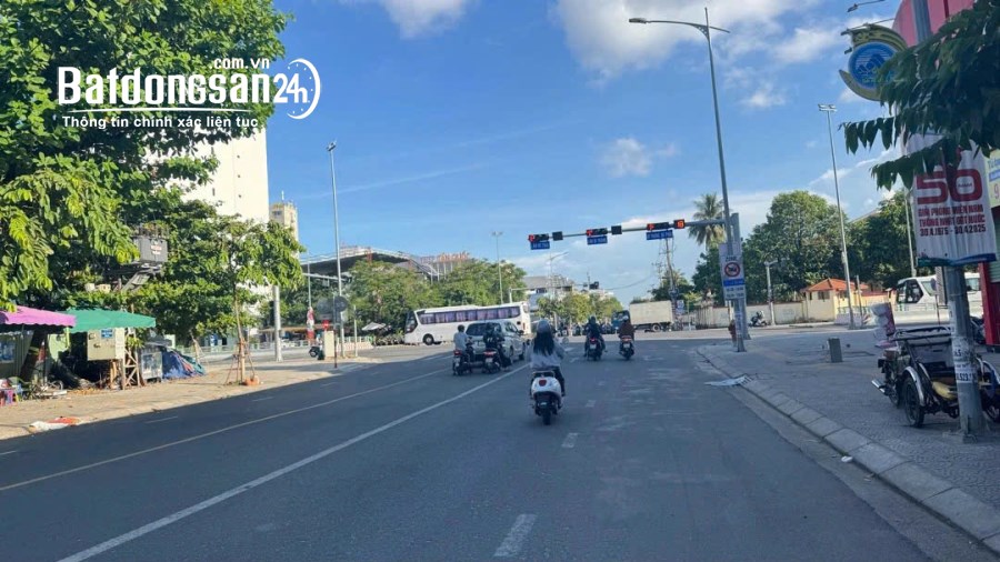 Nhà 4 tầng mặt tiền đường Núi Thành Phường Hải Châu, Đà Nẵng
