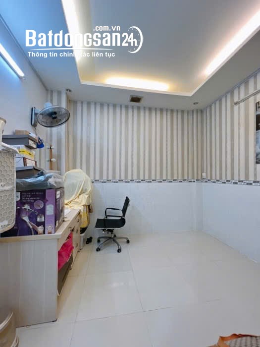 Bán nhà Đường Đoàn Văn Bơ, Phường Xóm Chiếu (Quận 4 cũ), TP Hồ Chí Minh