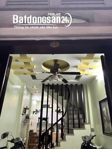 Cho thuê nhà riêng SẠCH - ĐẸP ngõ 91 Nguyễn Khang, Cầu Giấy 30m x 5T, 5PN giá 15TR