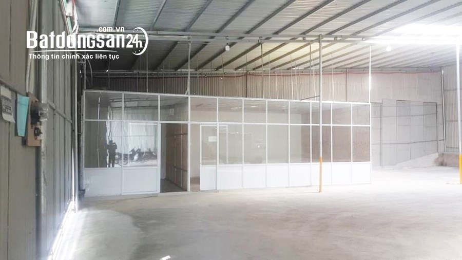 Cho thuê Kho - Xưởng Sát Đường Âu Cơ 300m2 cho thuê chỉ 10 triệu/tháng