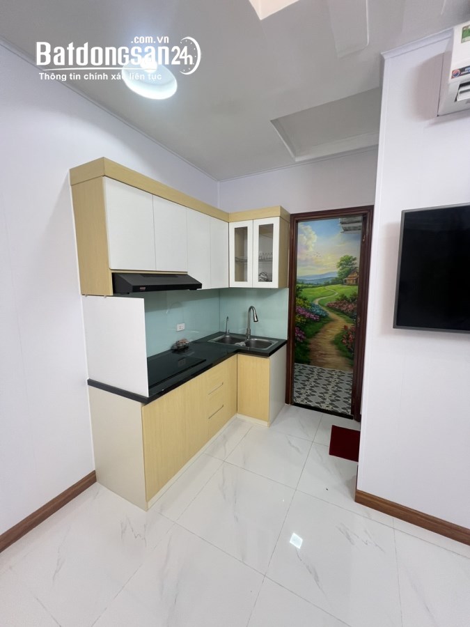 Bán căn CCMN tại mặt đường Mỹ Đình quận Nam Từ Liêm 50m, 2PN đủ đồ giá 2.4 tỷ