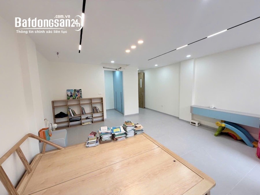 "Bán nhà phố Trần Quang Diệu 63m, 7 tầng, mt 5.2m. Giá: 28.5 tỷ