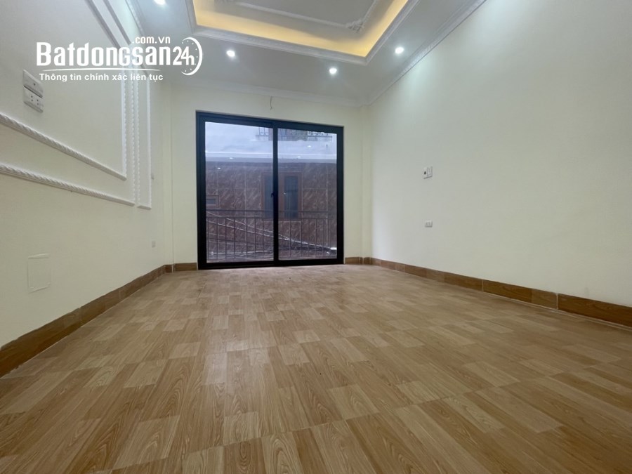 Bán nhà Hồ Tùng Mậu, Ngõ rộng thoáng, Gần phố, Nhà mới đẹp ở luôn, 36m2, Chỉ 8.x tỷ